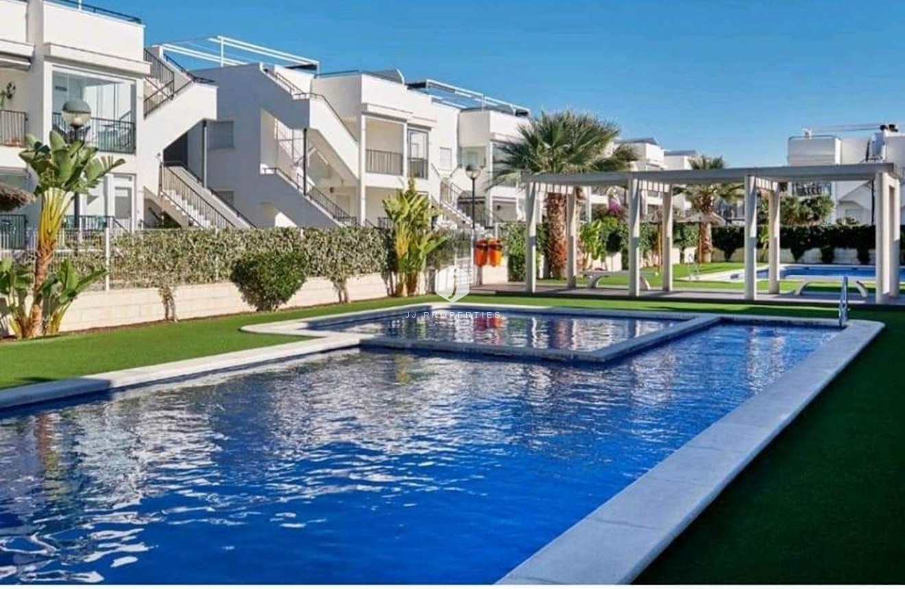 D'occasion - Bungalow -
Torrevieja - Parque Acuático - Sector 25