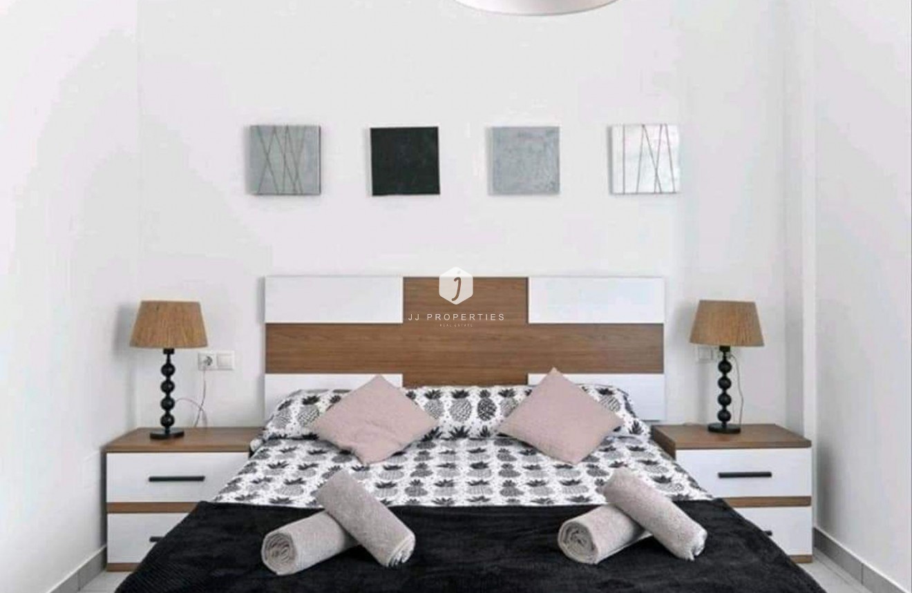 D'occasion - Bungalow -
Torrevieja - Parque Acuático - Sector 25