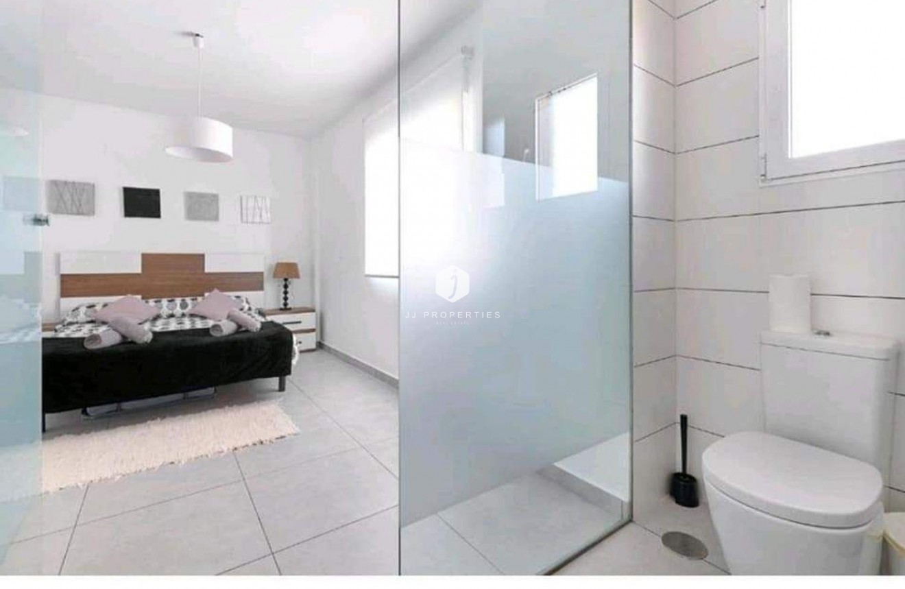 D'occasion - Bungalow -
Torrevieja - Parque Acuático - Sector 25