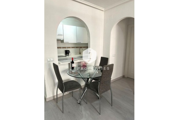 Segunda mano - Apartamento / piso -
Torrevieja - Centro