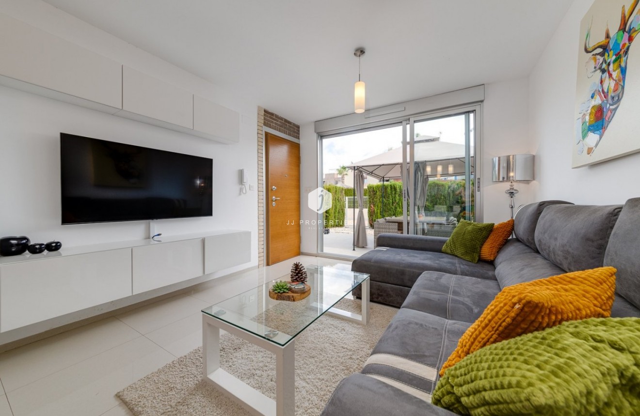 Segunda mano - Chalet -
Torrevieja - Sector 25