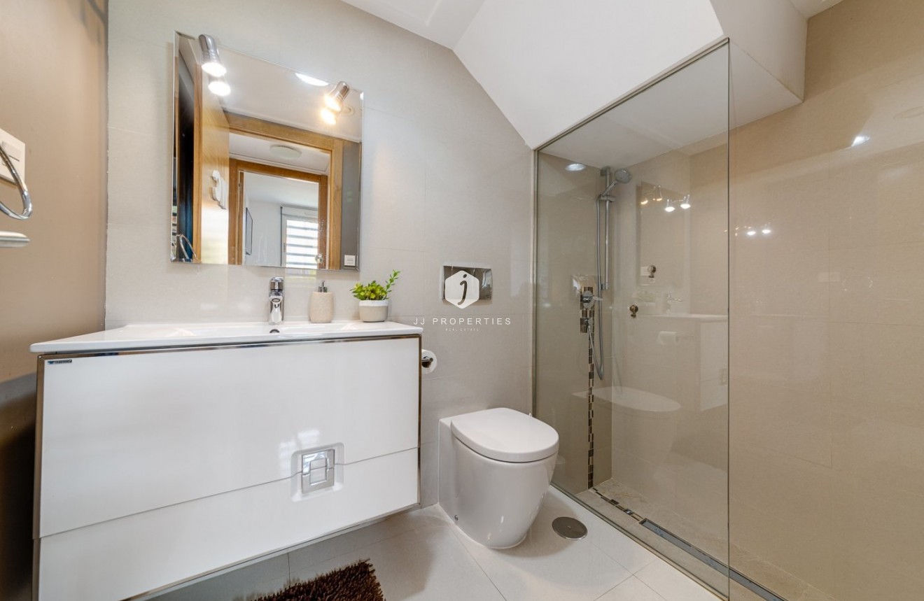 Segunda mano - Chalet -
Torrevieja - Sector 25