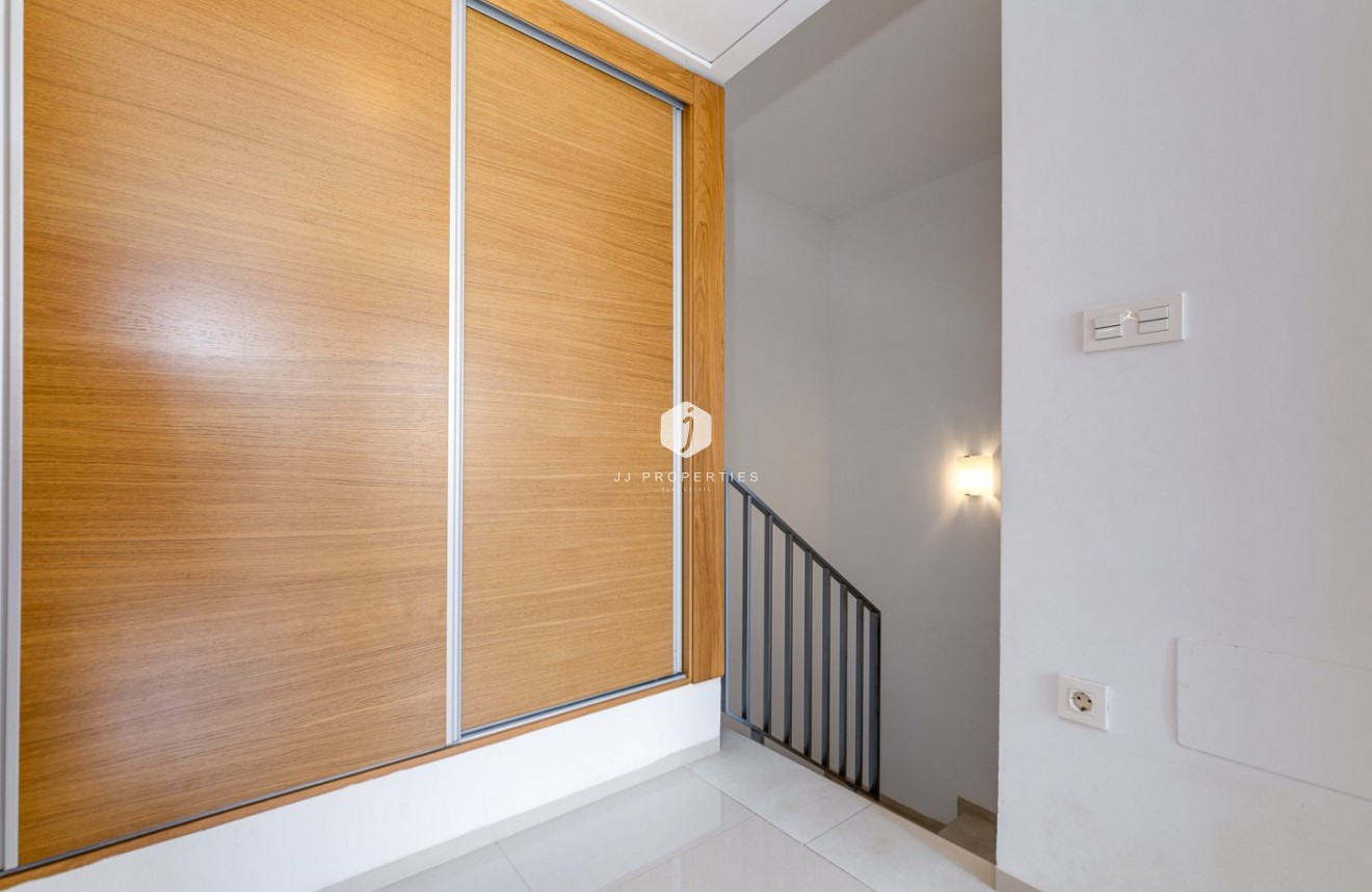 Segunda mano - Chalet -
Torrevieja - Sector 25