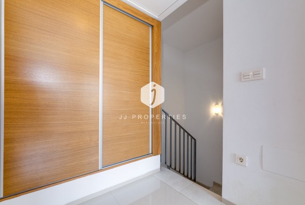 Segunda mano - Chalet -
Torrevieja - Sector 25