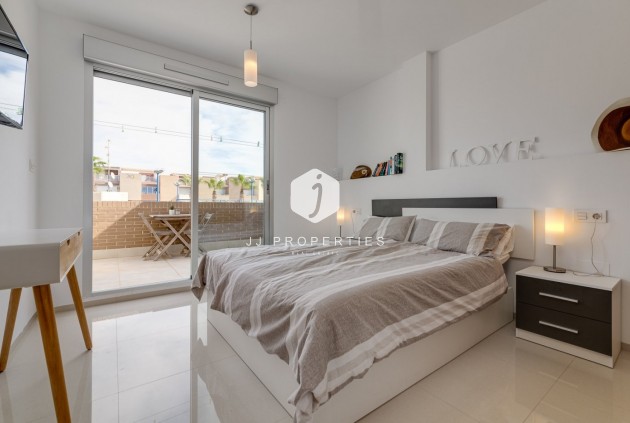 Segunda mano - Chalet -
Torrevieja - Sector 25