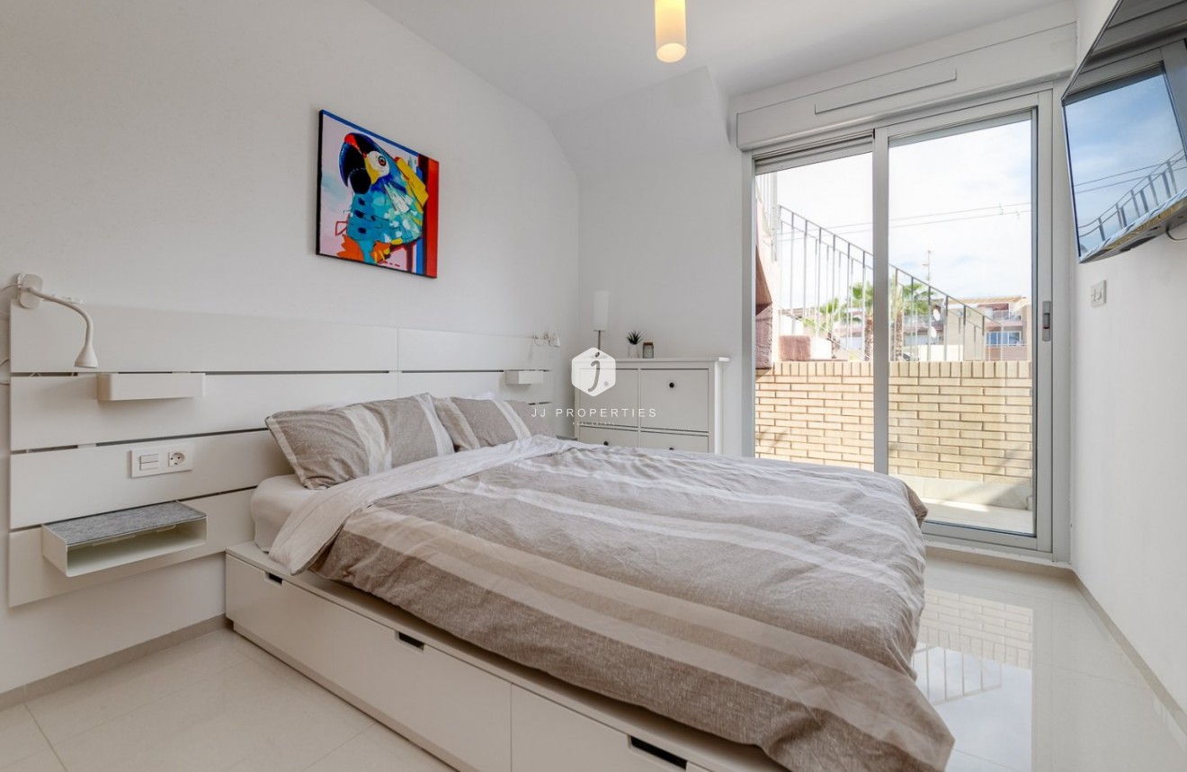 Segunda mano - Chalet -
Torrevieja - Sector 25