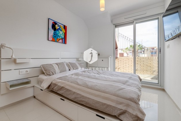 Segunda mano - Chalet -
Torrevieja - Sector 25