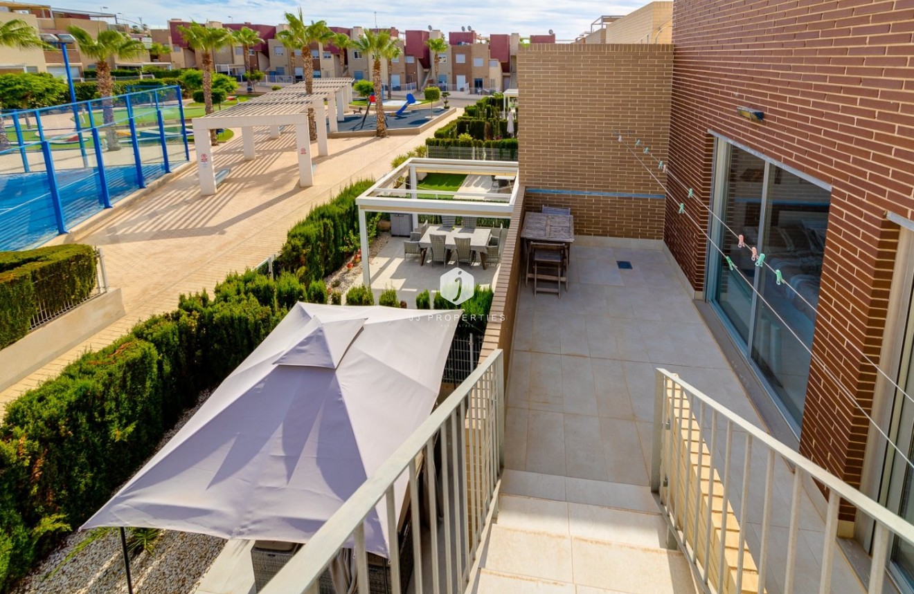 Segunda mano - Chalet -
Torrevieja - Sector 25