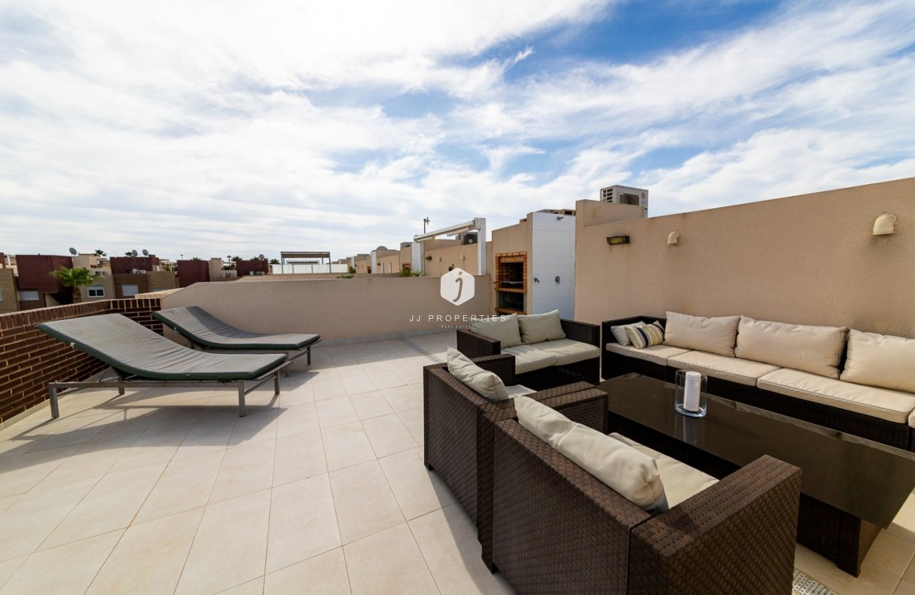 Segunda mano - Chalet -
Torrevieja - Sector 25