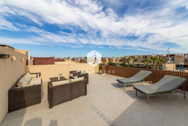 Segunda mano - Chalet -
Torrevieja - Sector 25