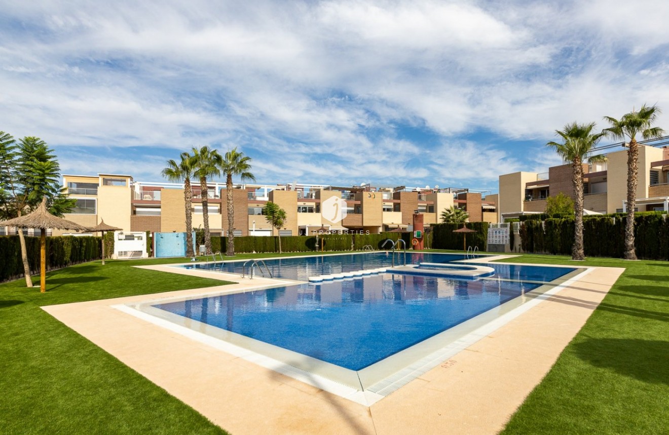 Segunda mano - Chalet -
Torrevieja - Sector 25