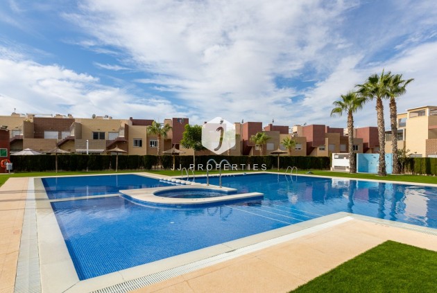 Segunda mano - Chalet -
Torrevieja - Sector 25