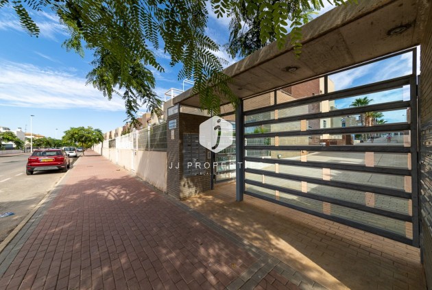 Segunda mano - Chalet -
Torrevieja - Sector 25