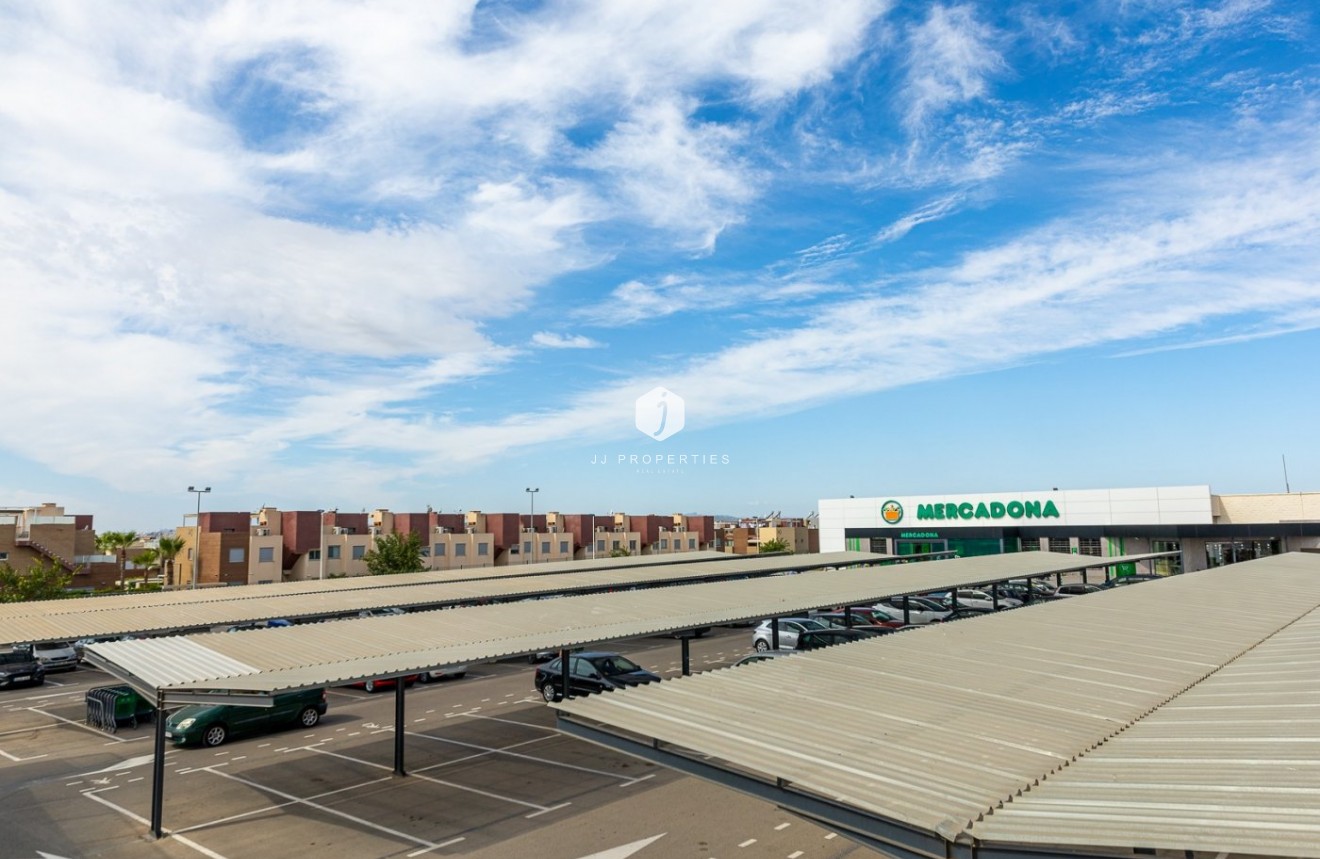 Segunda mano - Chalet -
Torrevieja - Sector 25