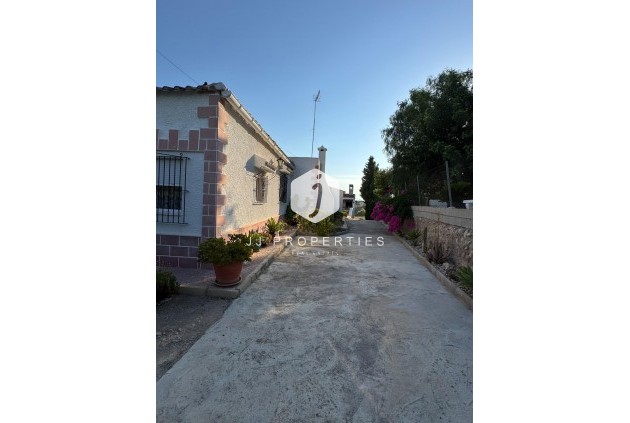 Segunda mano - Villa -
Albatera - Partida Lomas