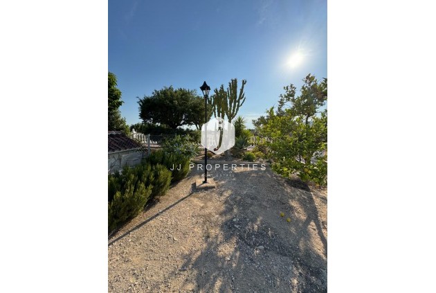 Segunda mano - Villa -
Albatera - Partida Lomas