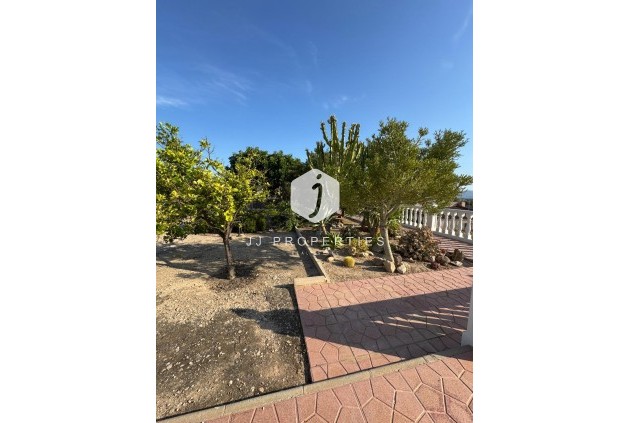 Segunda mano - Villa -
Albatera - Partida Lomas