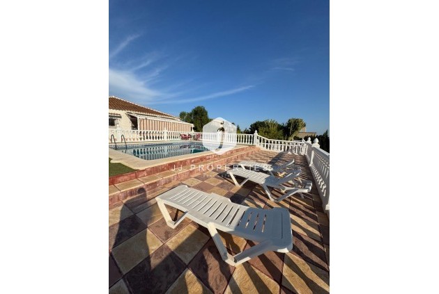 Segunda mano - Villa -
Albatera - Partida Lomas