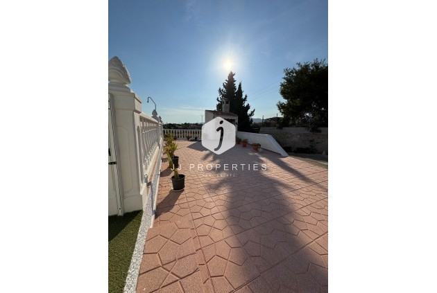 Segunda mano - Villa -
Albatera - Partida Lomas