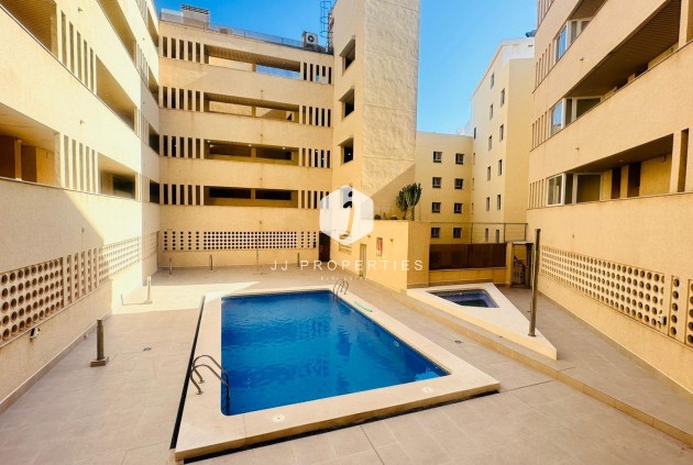 Segunda mano - Ático -
Torrevieja - Playa del Cura