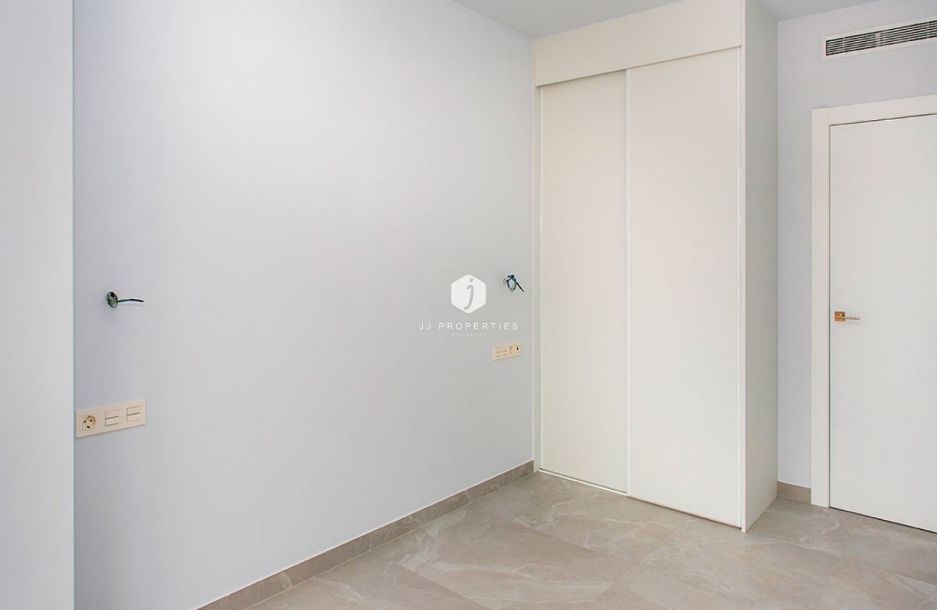 D'occasion - Appartement -
Torrevieja - Costa Blanca