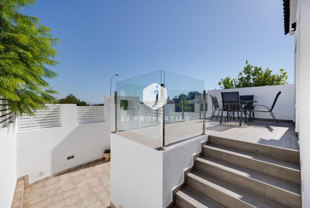 Segunda mano - Villa -
Torrevieja - aguas nuevas