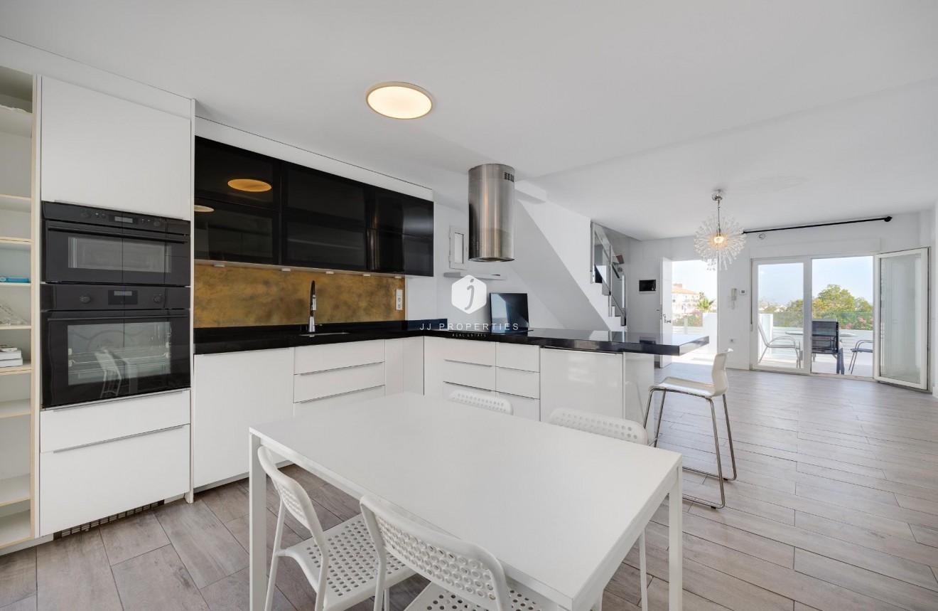 Segunda mano - Villa -
Torrevieja - aguas nuevas