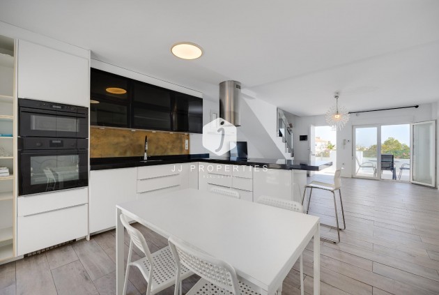 Segunda mano - Villa -
Torrevieja - aguas nuevas