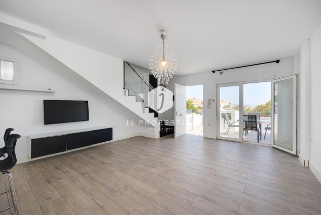 Segunda mano - Villa -
Torrevieja - aguas nuevas