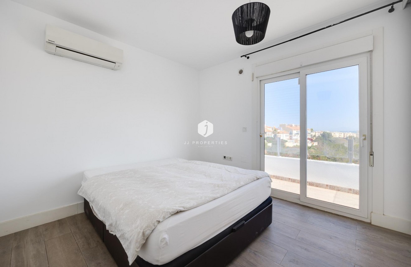 Segunda mano - Villa -
Torrevieja - aguas nuevas