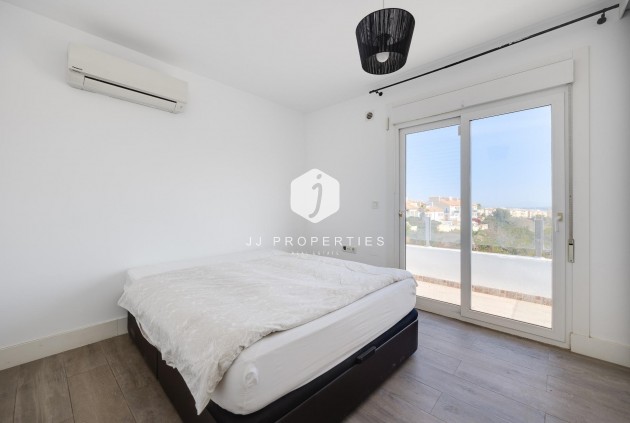 Segunda mano - Villa -
Torrevieja - aguas nuevas