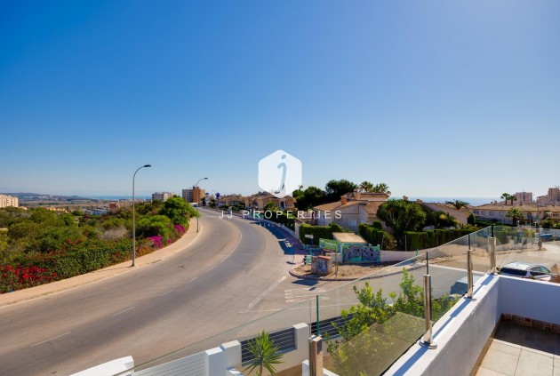 Segunda mano - Villa -
Torrevieja - aguas nuevas