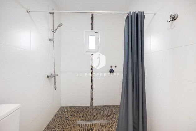 Segunda mano - Villa -
Torrevieja - aguas nuevas