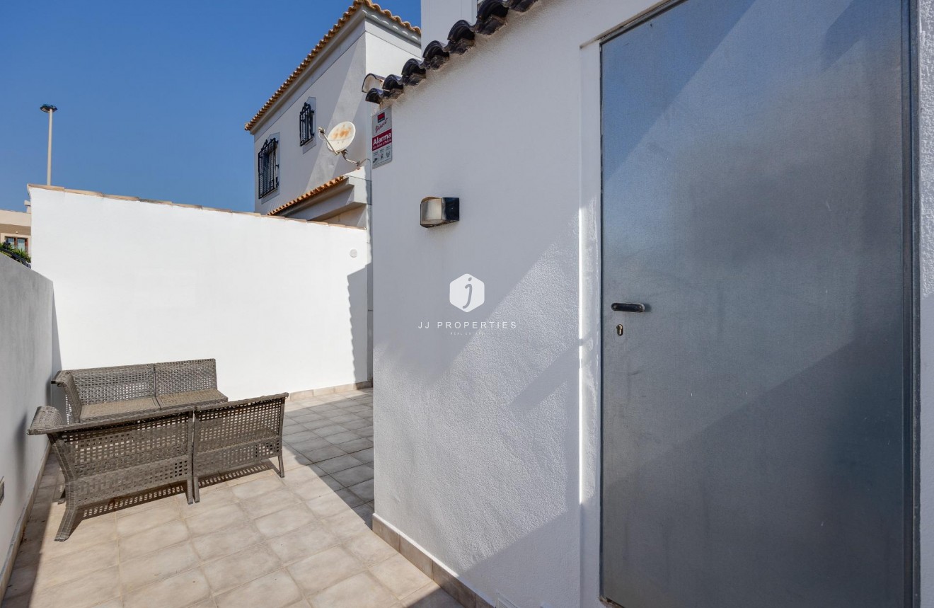 Segunda mano - Villa -
Torrevieja - aguas nuevas