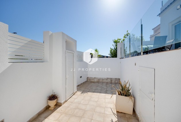 Segunda mano - Villa -
Torrevieja - aguas nuevas