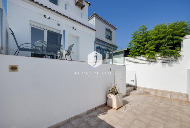 Segunda mano - Villa -
Torrevieja - aguas nuevas