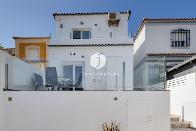 Segunda mano - Villa -
Torrevieja - aguas nuevas