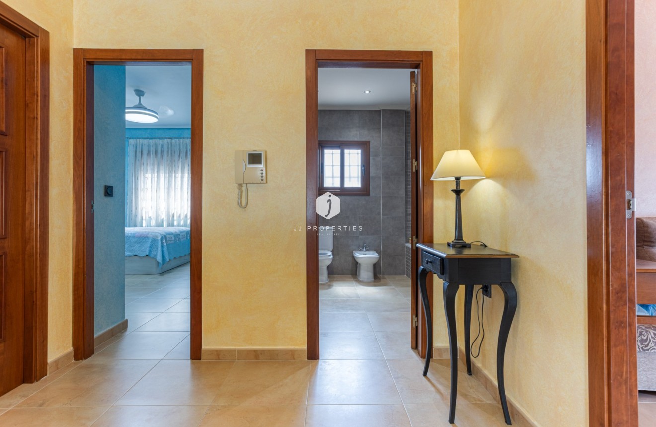 Segunda mano - Villa -
Los Montesinos - Costa Blanca