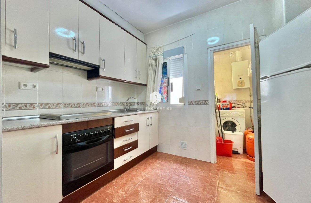 Segunda mano - Apartamento / piso -
Torrevieja - Estacion de autobuses