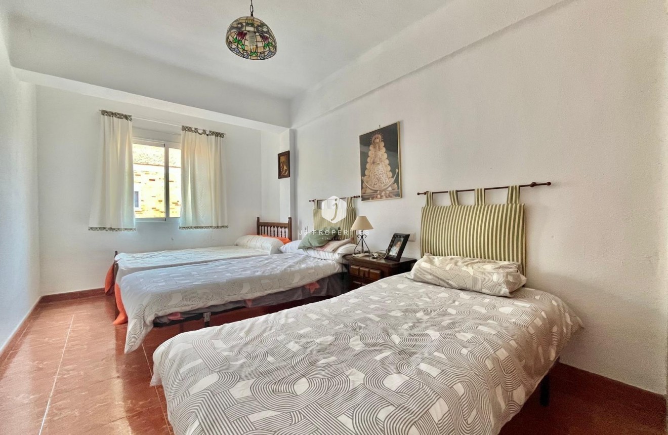 Segunda mano - Apartamento / piso -
Torrevieja - Estacion de autobuses