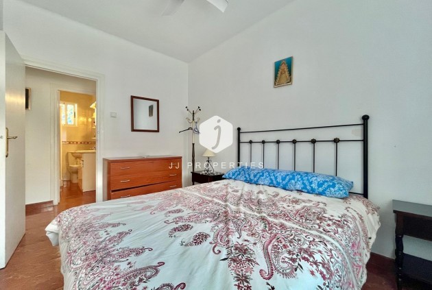 Segunda mano - Apartamento / piso -
Torrevieja - Estacion de autobuses