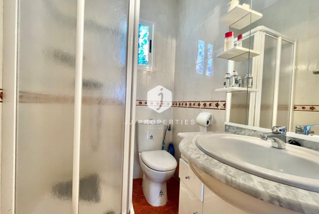 Segunda mano - Apartamento / piso -
Torrevieja - Estacion de autobuses