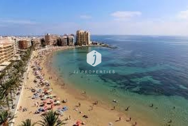 Segunda mano - Apartamento / piso -
Torrevieja - Estacion de autobuses