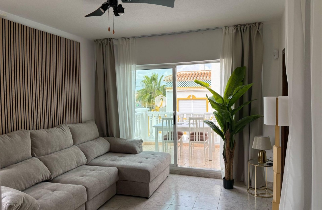 Segunda mano - Bungalow -
Torrevieja - Cañada Del Molino
