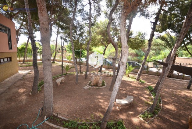 Segunda mano - Villa -
Torrevieja - Los Balcones