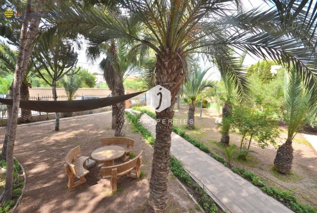 Segunda mano - Villa -
Torrevieja - Los Balcones