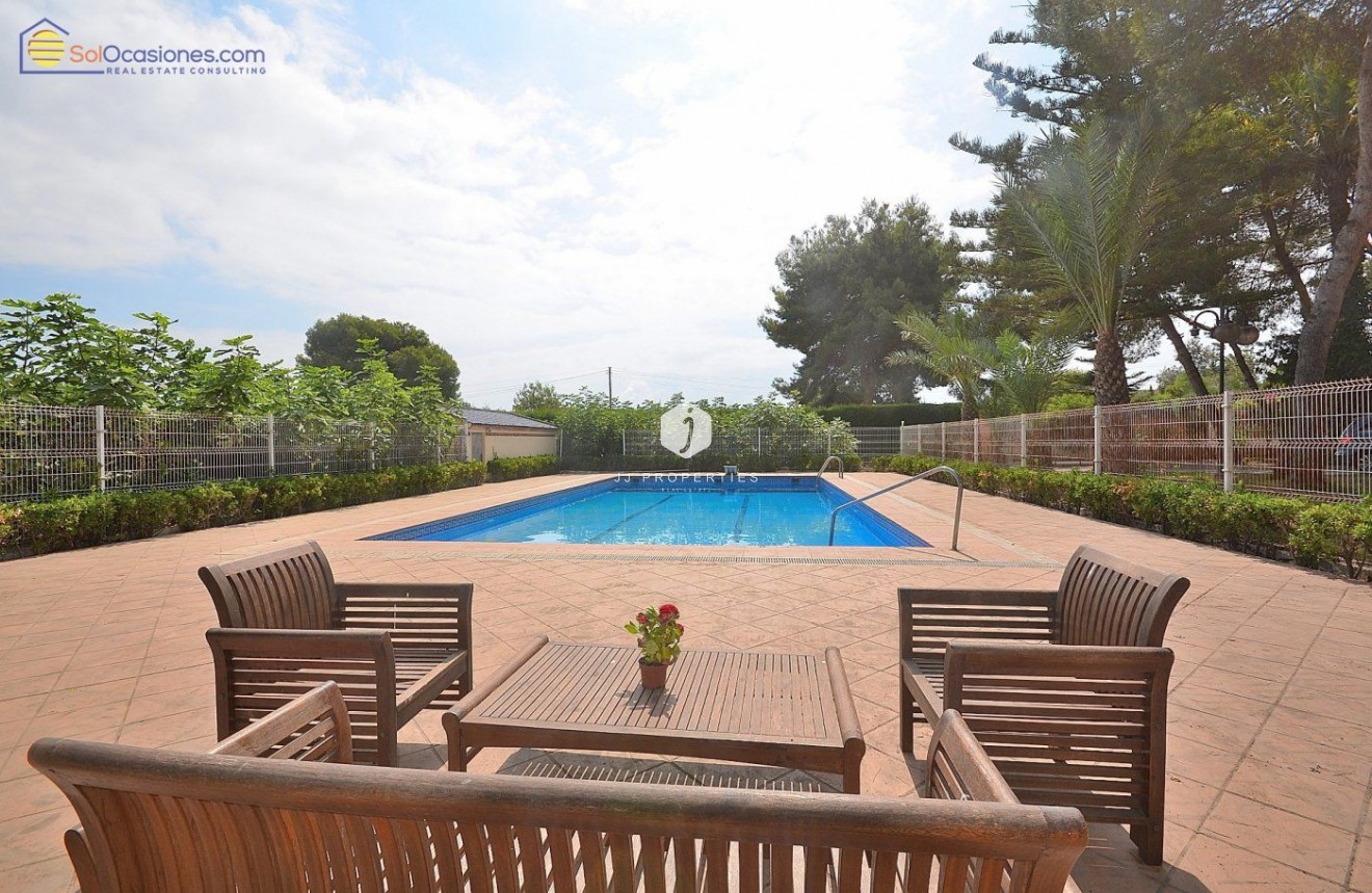 Segunda mano - Villa -
Torrevieja - Los Balcones