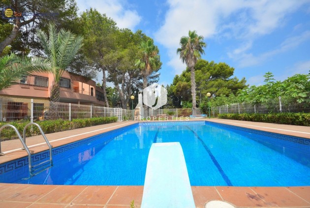 Segunda mano - Villa -
Torrevieja - Los Balcones