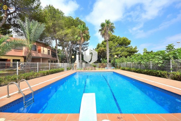 Segunda mano - Villa -
Torrevieja - Los Balcones