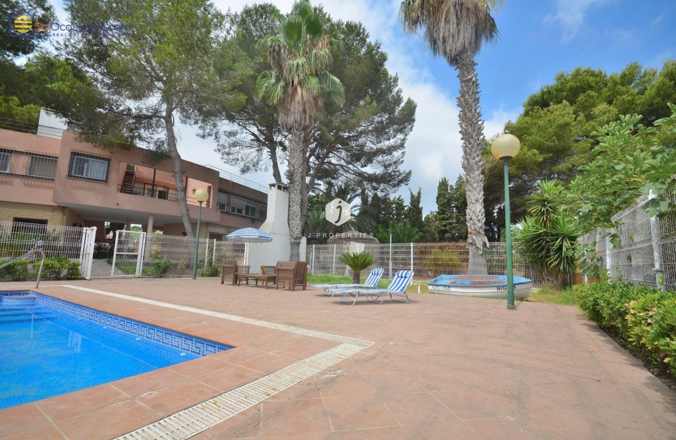 Segunda mano - Villa -
Torrevieja - Los Balcones